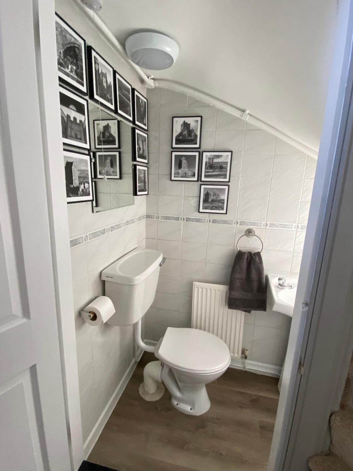 Abbey House Charming Traditional Historic House *